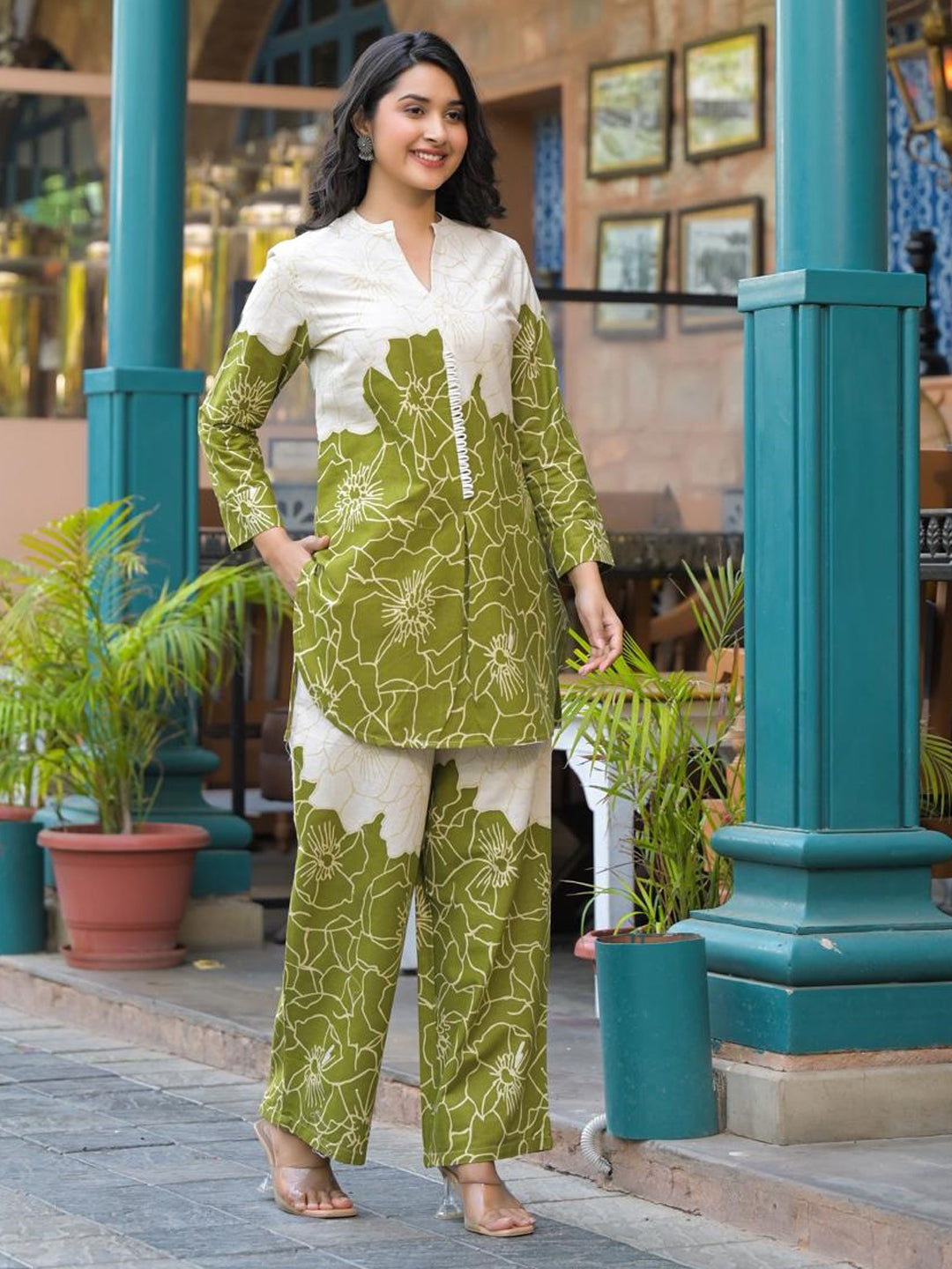 Curved Style Cotton Flex Fabric Green Color Co-Ord Set