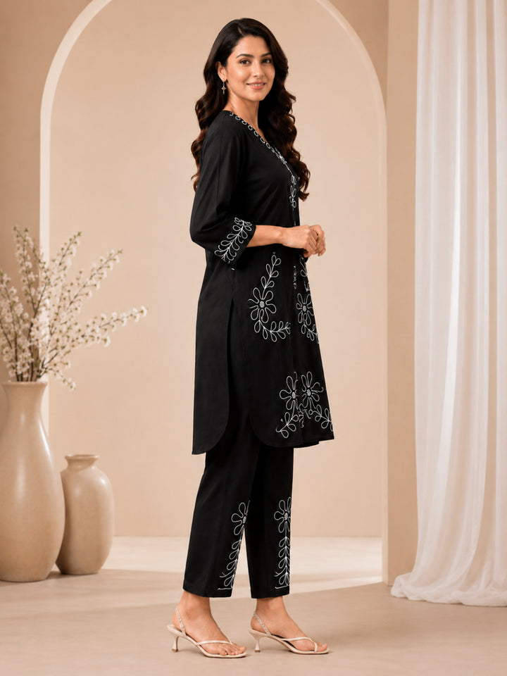 Cotton Embroidery Three-Quarter Sleeves Kurta Sets