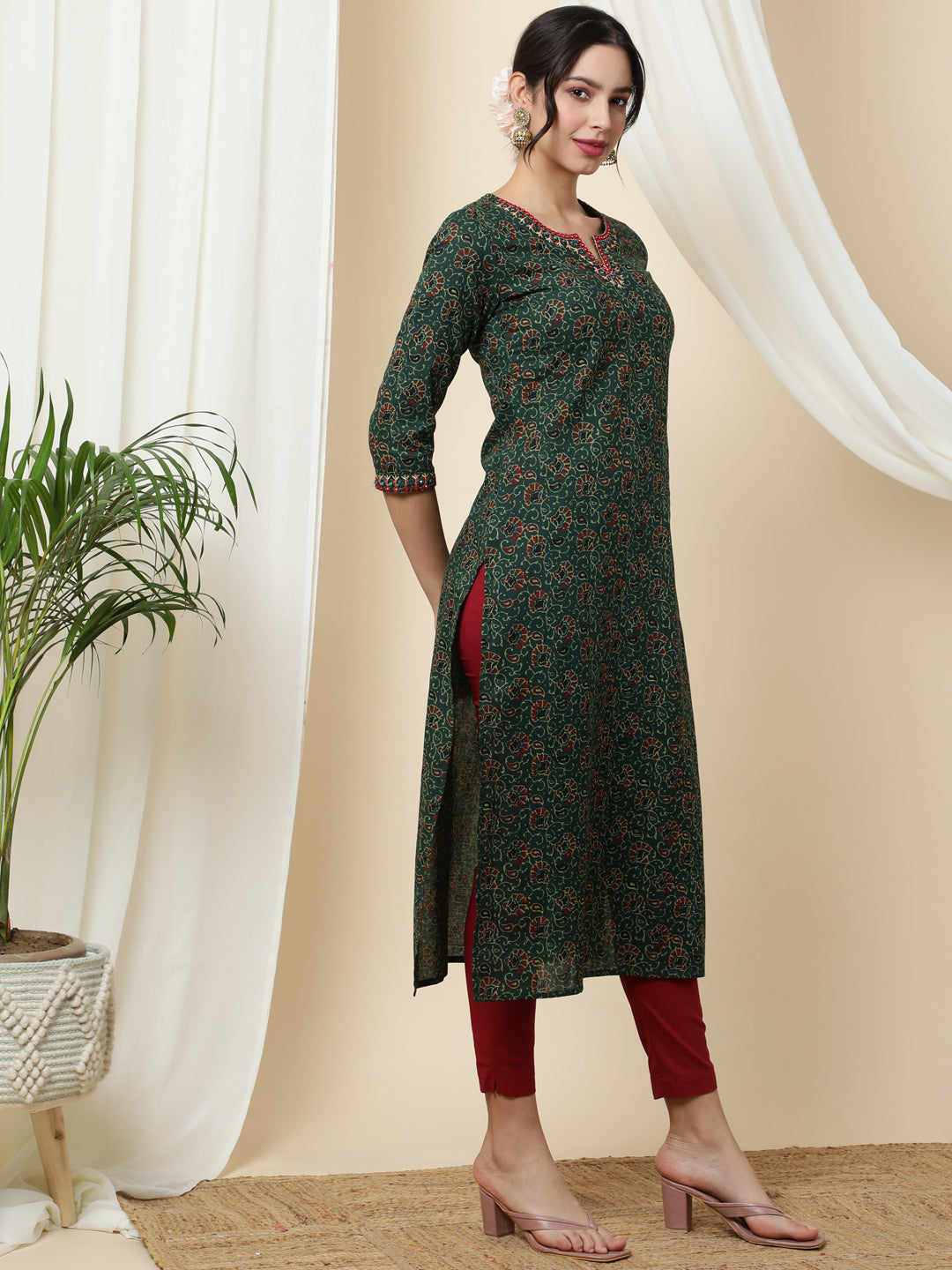 Cotton  Calf Length Printed Straight 3/4 Sleeves Round Kurta
