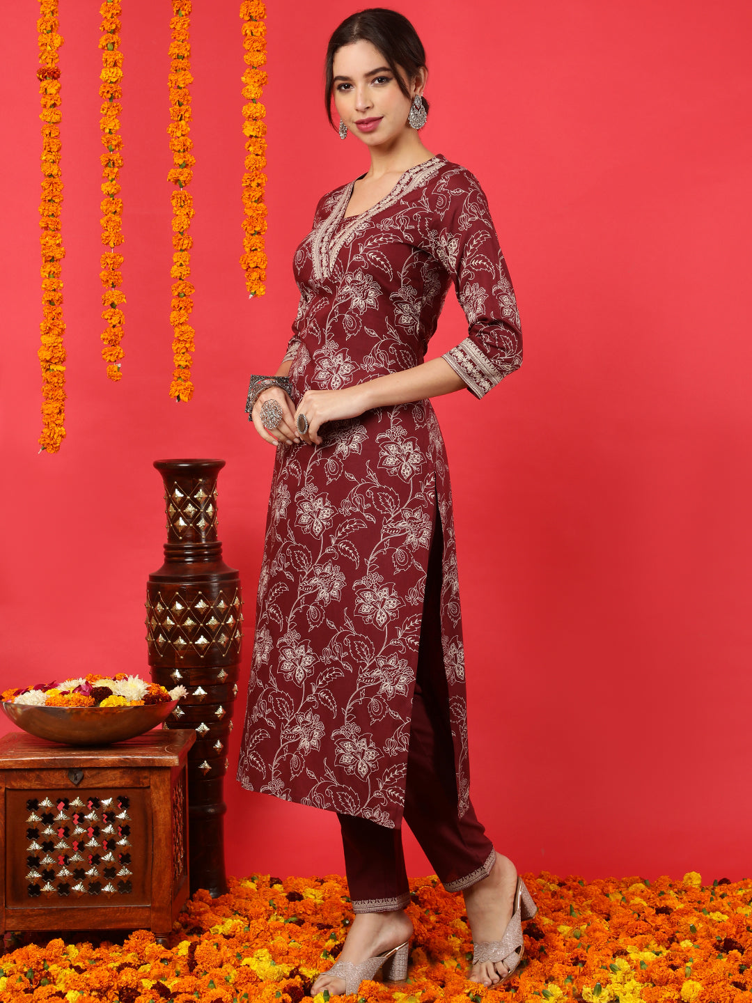 Rayon  Calf Length Printed Straight 3/4 Sleeves V-Neck Kurta Bottom Set