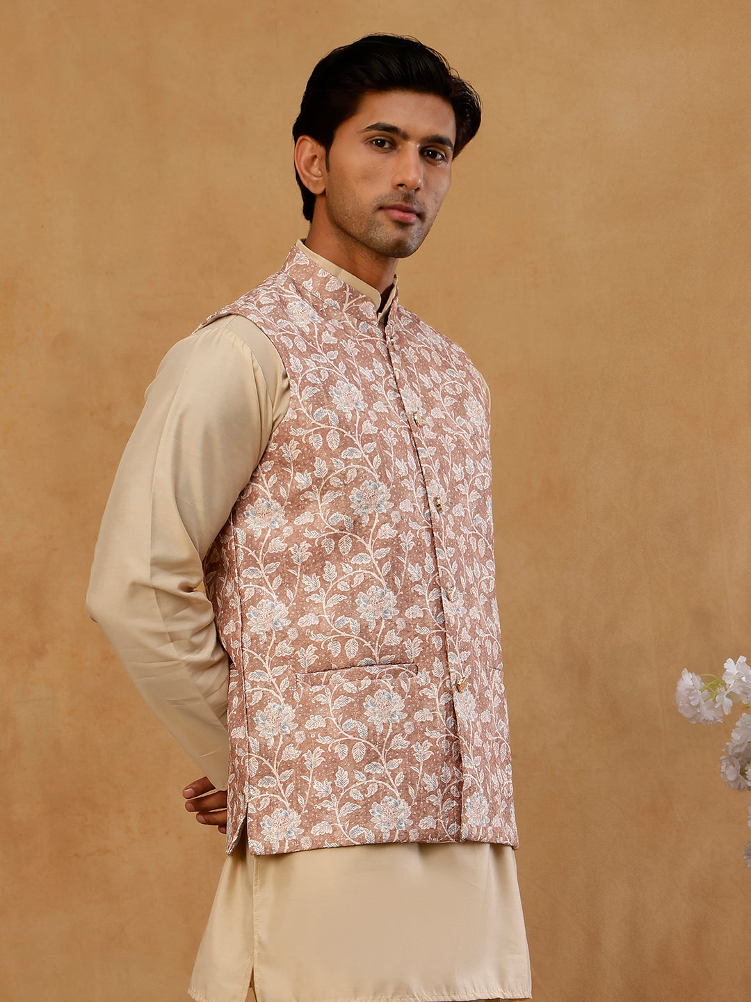 Men Floral Embroidered Cotton Blend Nehru Jacket