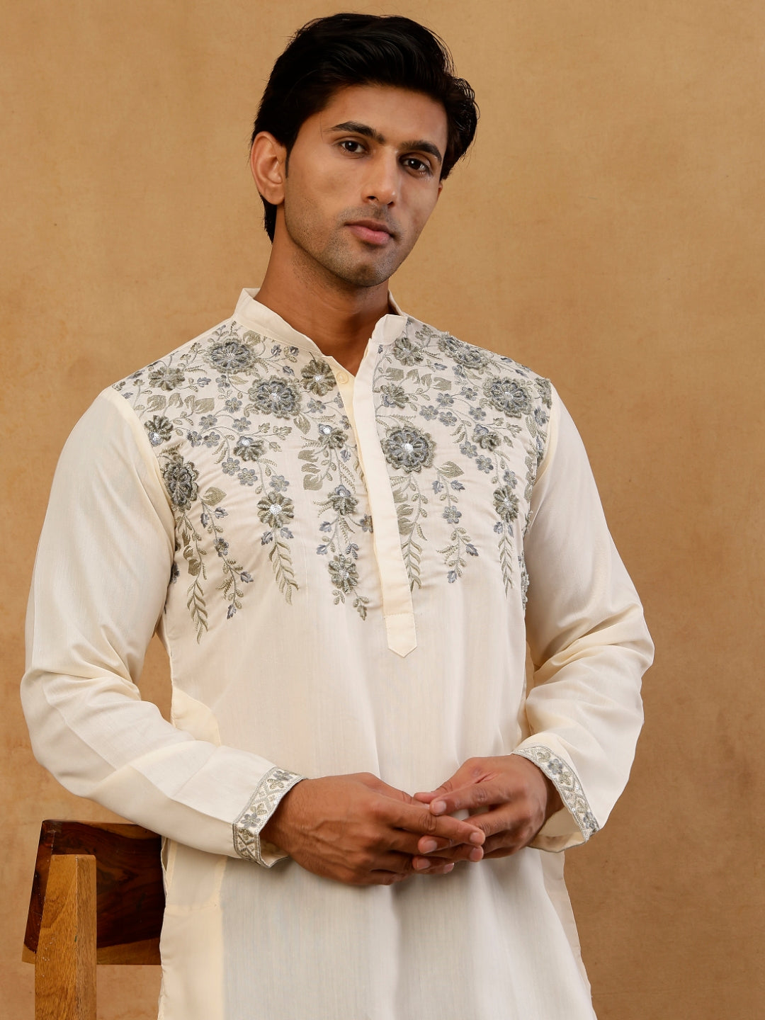 Men’S Cotton Blend Embroidered Kurta