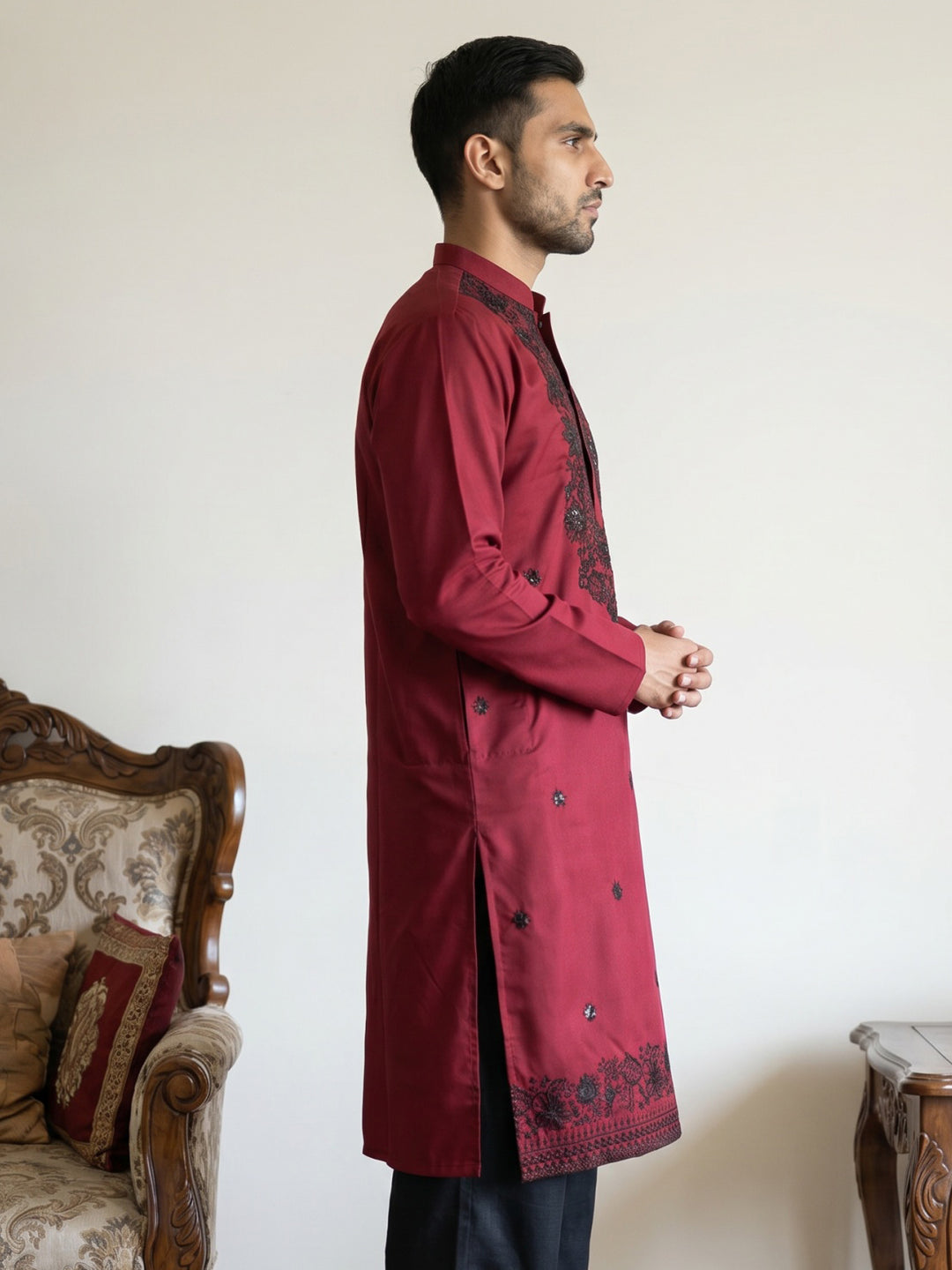 Men’S Classic Silk Blend Kurta With Rich Embroidery