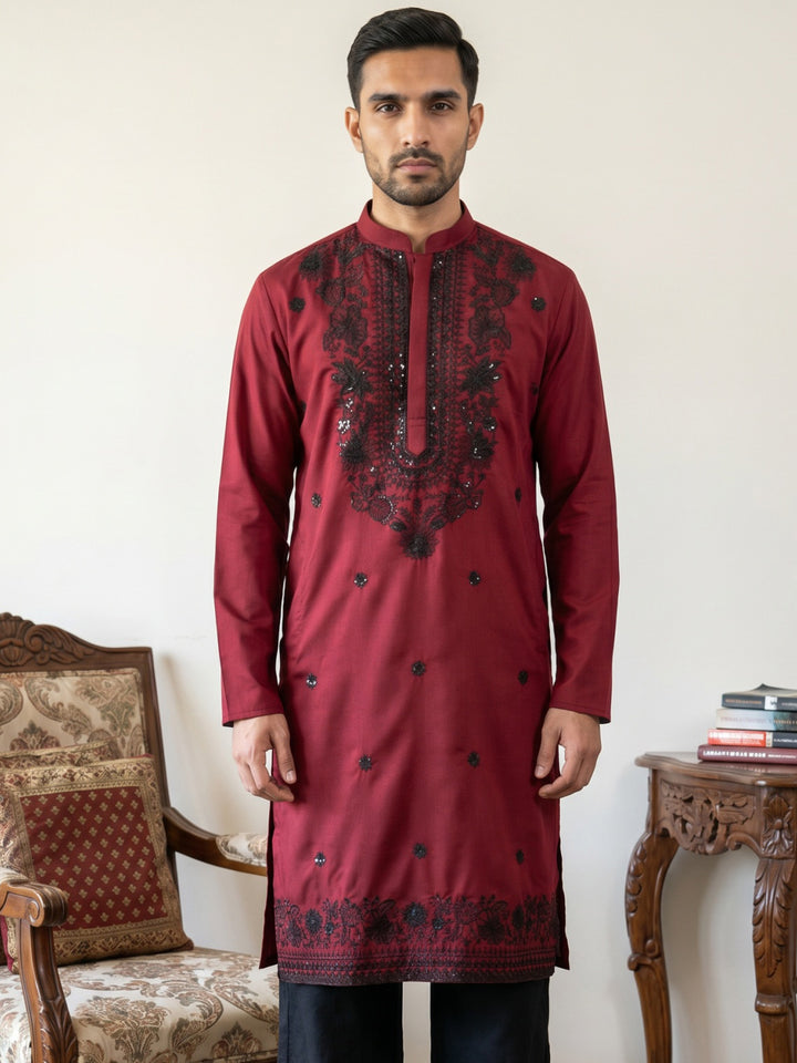 Men’S Classic Silk Blend Kurta With Rich Embroidery