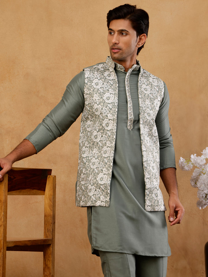 Men’S Kurta Pyjama With Embroidered Waistcoat