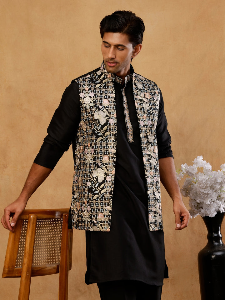 Kurta Pyjama Set With Floral Embroidered Waistcoat