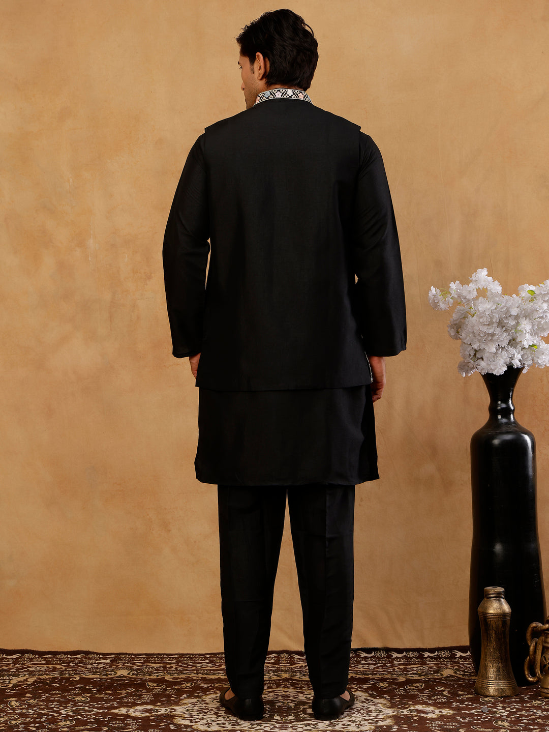 Kurta Pyjama Set With Floral Embroidered Waistcoat