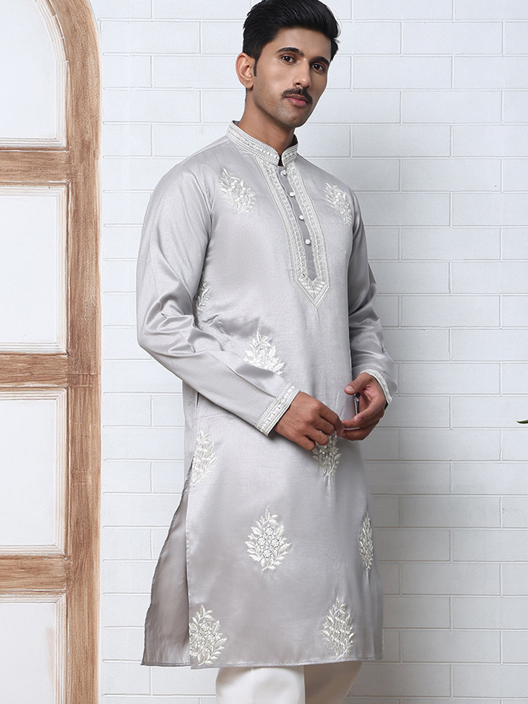 Men’S Silk Blend Ethnic Embroidered Kurta