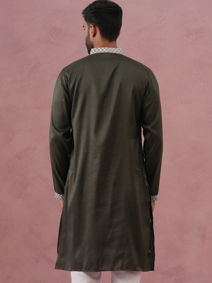 Men’S Ethnic Silk Blend Embroidered Kurta