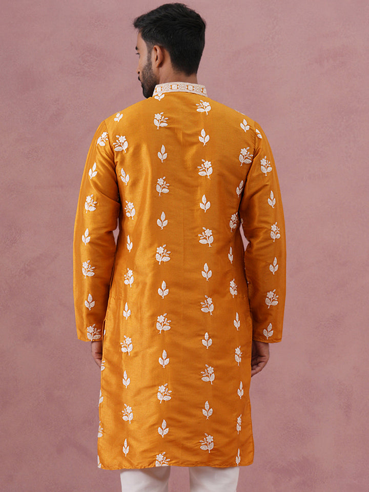 Men’S Embroidered Silk Blend Kurta