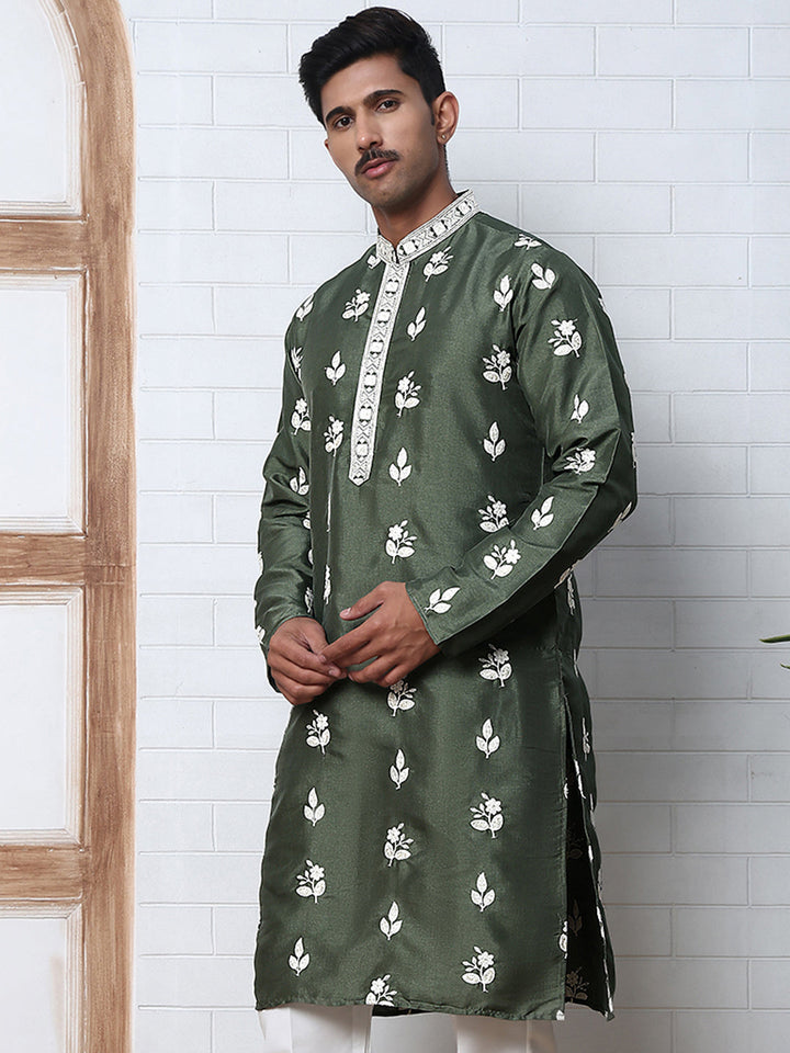 Men’S Embroidered Silk Blend Kurta