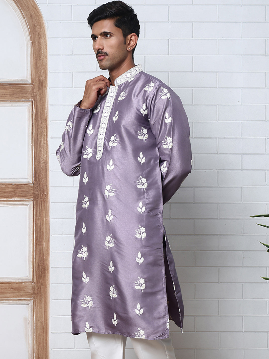 Men’S Embroidered Silk Blend Kurta
