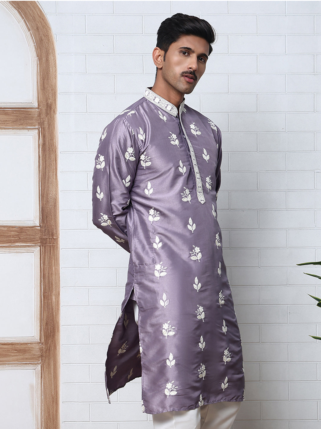 Men’S Embroidered Silk Blend Kurta