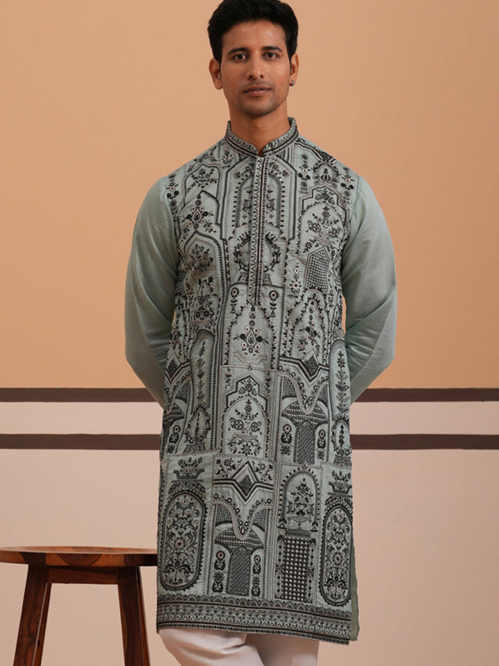 Men’S Silk Blend Embroidered Kurta