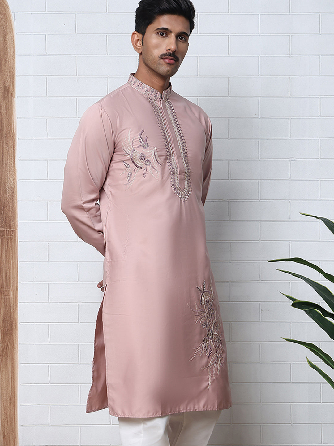 Men’S Silk Blend Embroidered Kurta