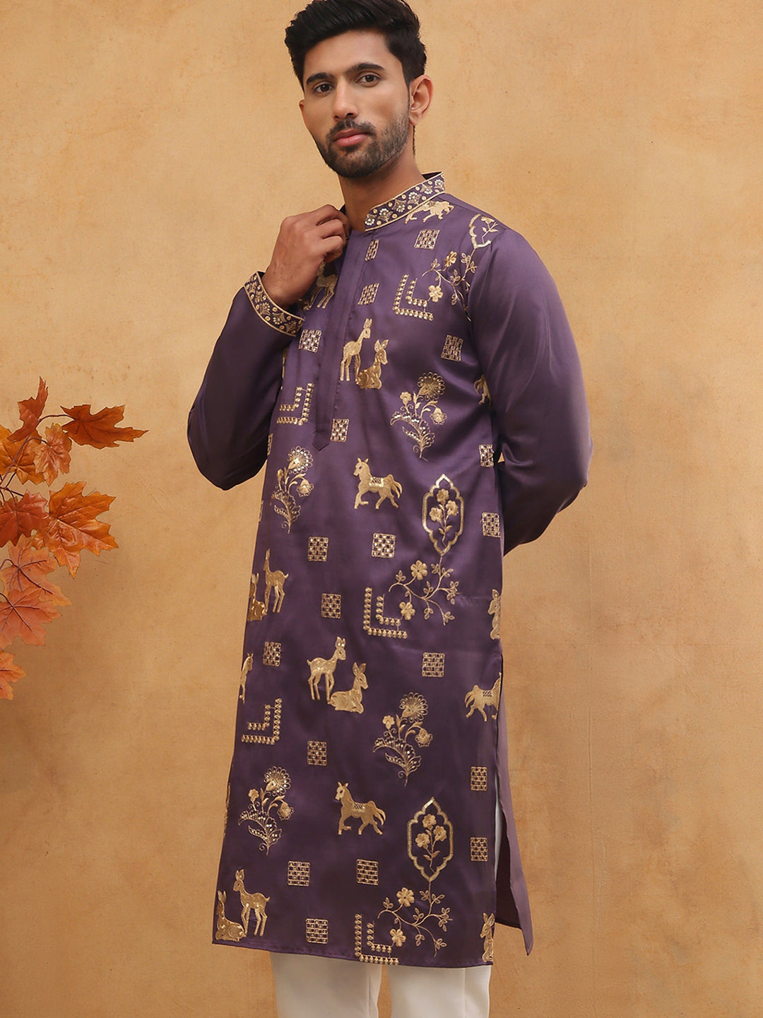 Men Silk Blend Kurta With Embroidery