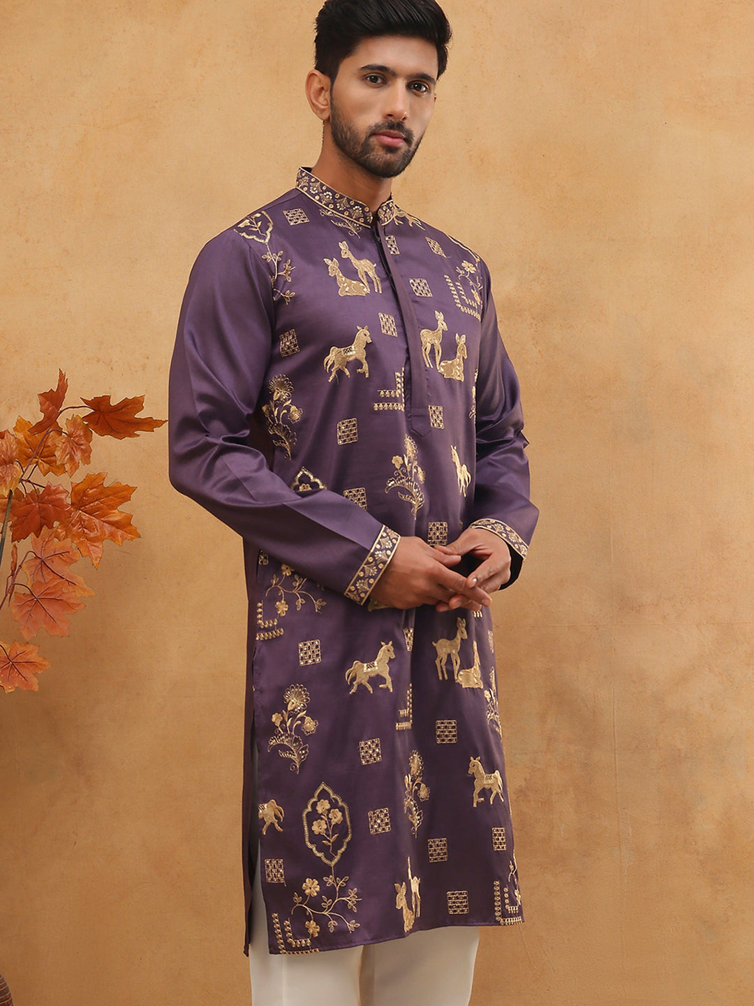 Men Silk Blend Kurta With Embroidery