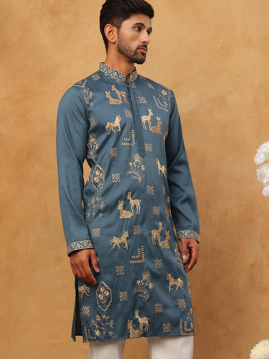 Men Silk Blend Kurta With Embroidery