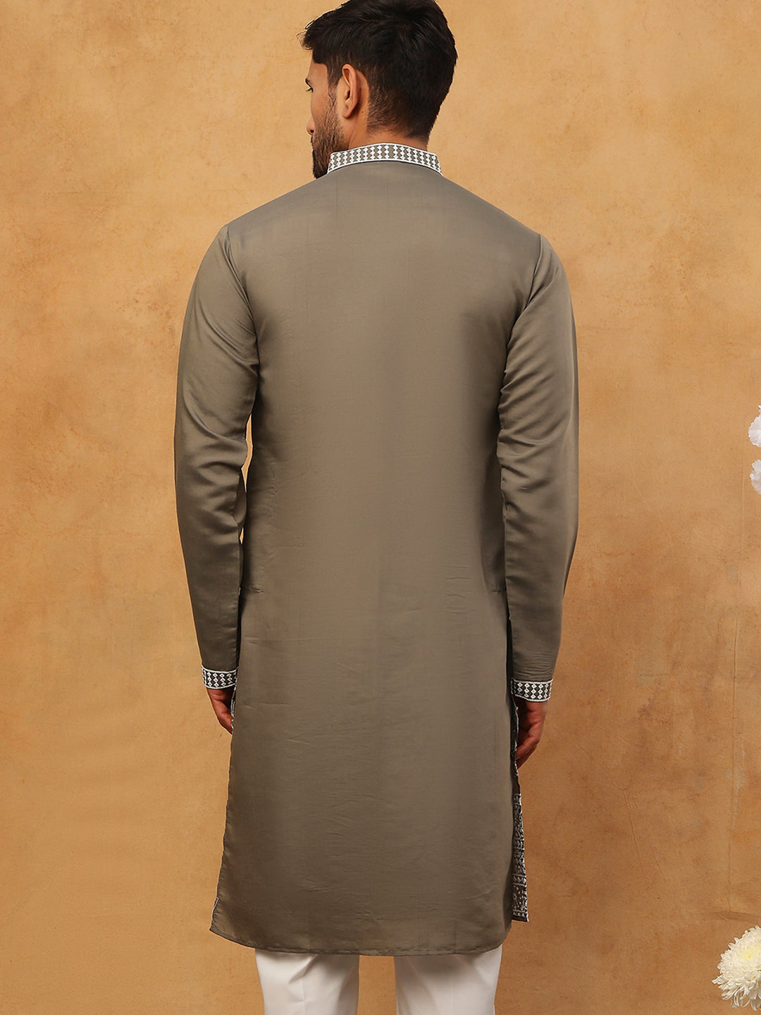 Men Ethnic Embroidered Kurta