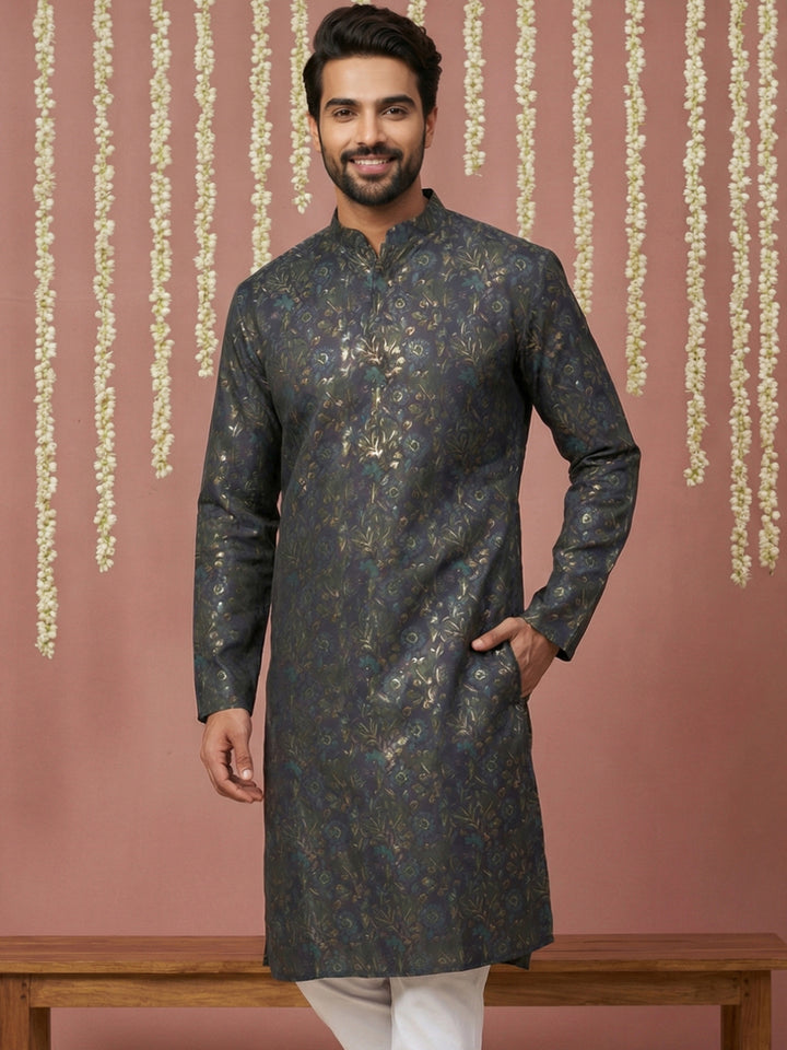 Men Cotton Blend Kurta With Foil Print