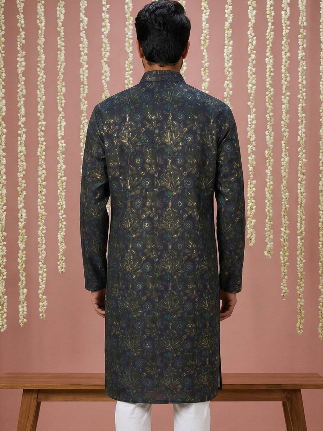 Men Cotton Blend Kurta With Foil Print