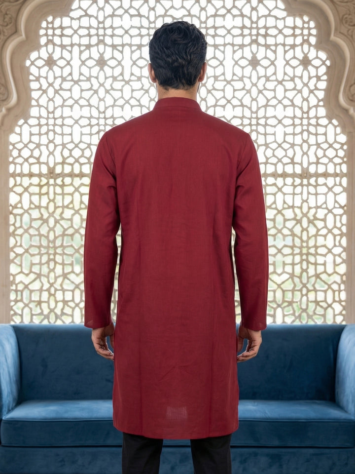 Men’S Classic Silk Blend Kurta With Rich Embroidery