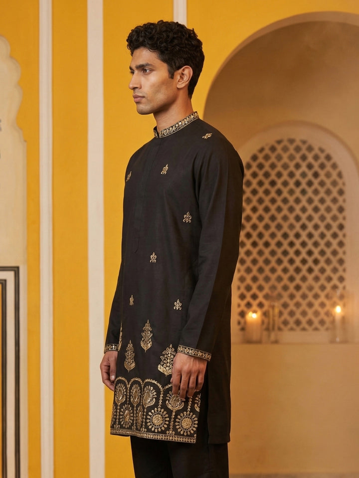 Men’S Classic Kurta With Rich Hemline Embroidery