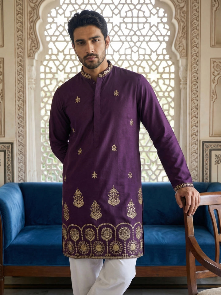 Men’S Classic Kurta With Rich Hemline Embroidery
