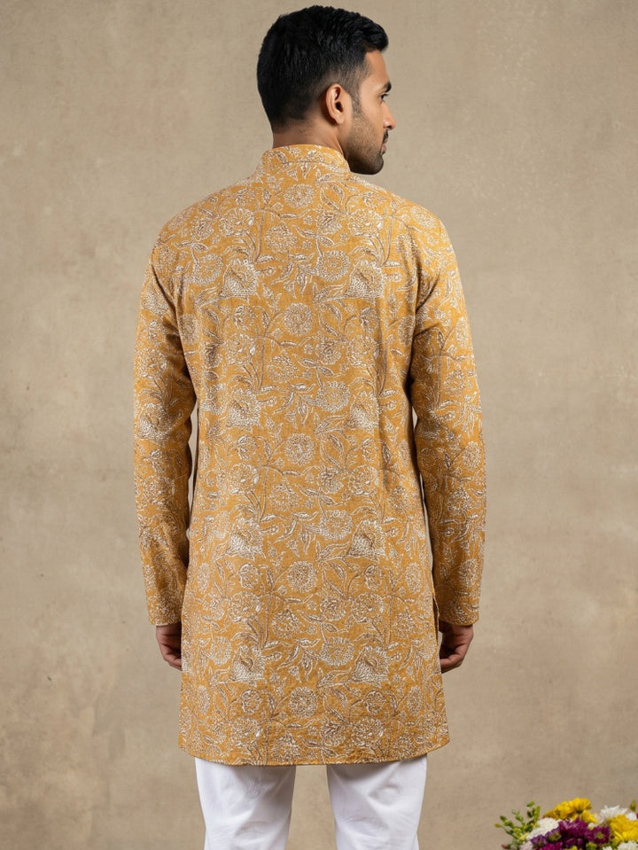 Floral Print &amp; Thread Work Kurta For Men