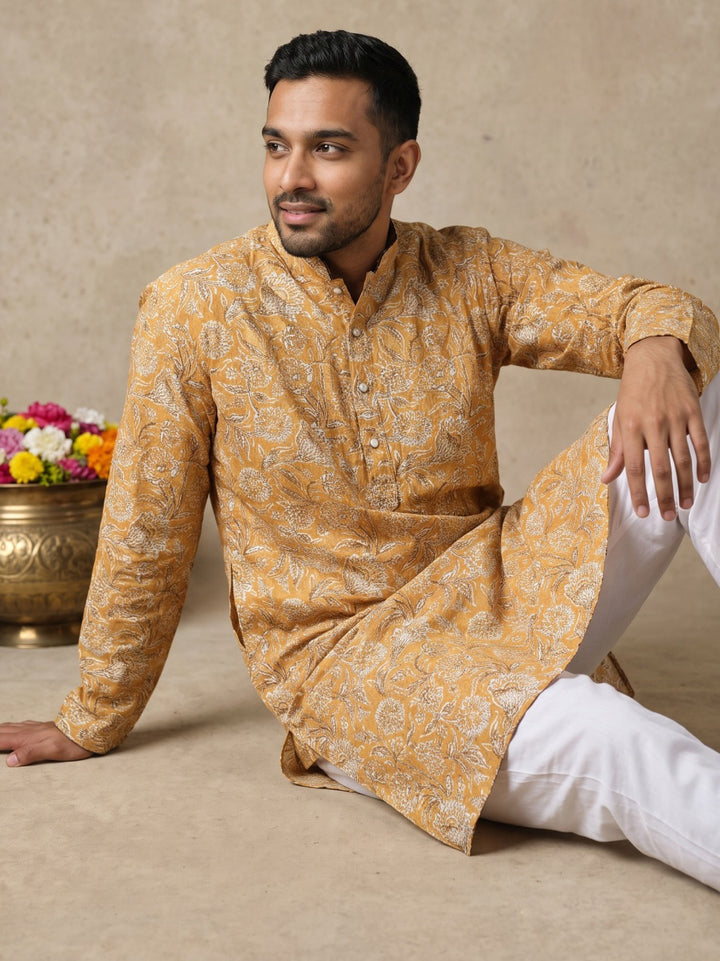 Floral Print &amp; Thread Work Kurta For Men