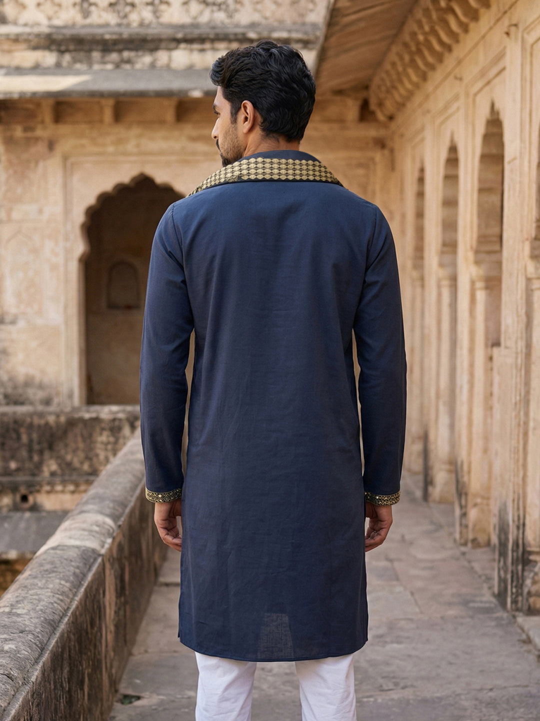 Men’S Embroidered Kurta With Dupatta