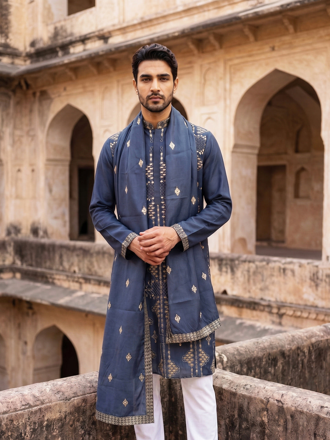 Men’S Embroidered Kurta With Dupatta