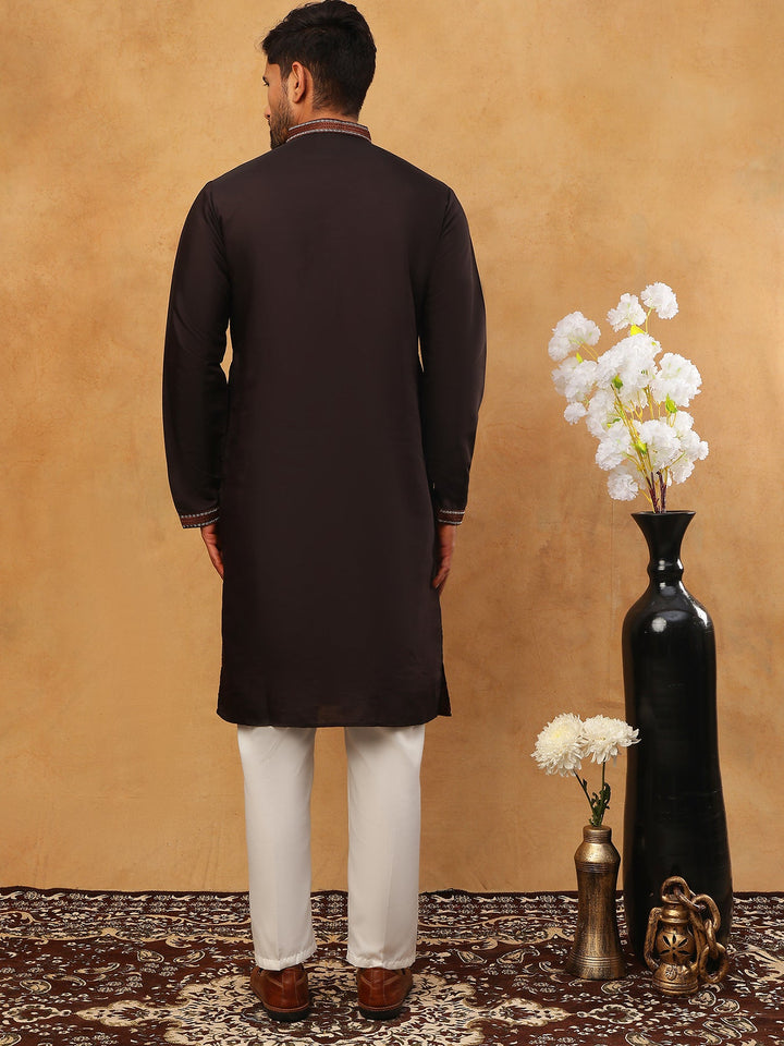Men’S Silk Blend Embroidered Kurta Pyjama