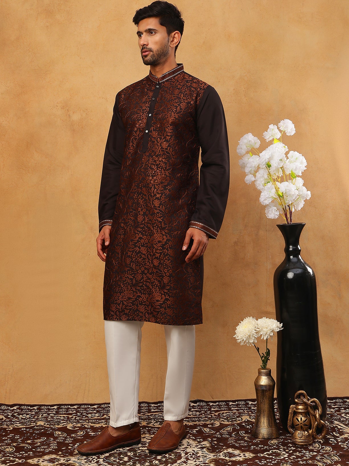 Men’S Silk Blend Embroidered Kurta Pyjama