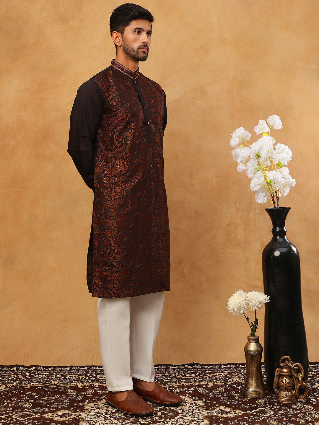 Men’S Silk Blend Embroidered Kurta Pyjama