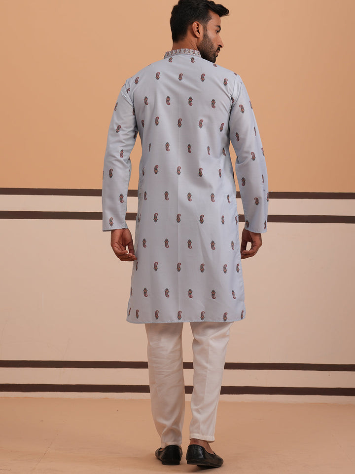 Paisley Print Kurta Pyjama Set With Contrast Dupatta