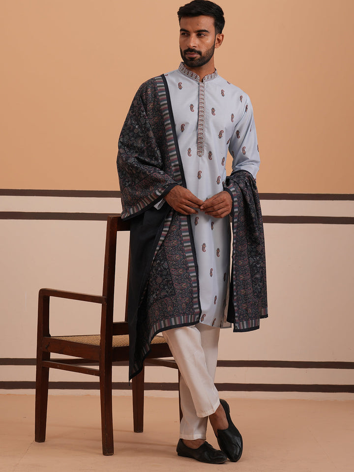 Paisley Print Kurta Pyjama Set With Contrast Dupatta