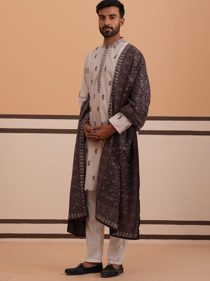 Paisley Print Kurta Pyjama Set With Contrast Dupatta