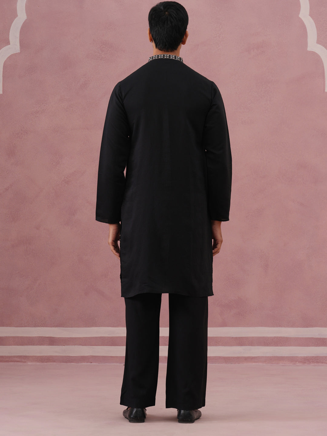 Men Ethnic Embroidered Kurta Set