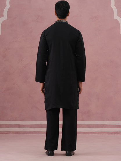 Men Ethnic Embroidered Kurta Set