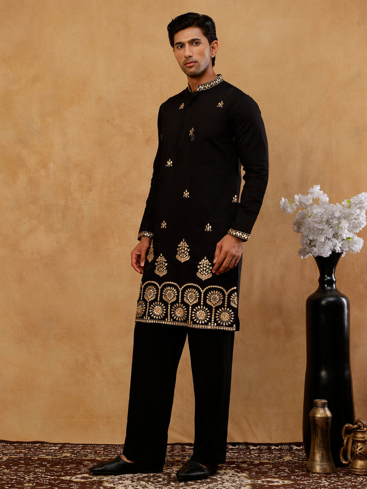 Classic Kurta &amp; Korean Pants With Rich Hemline Embroidery