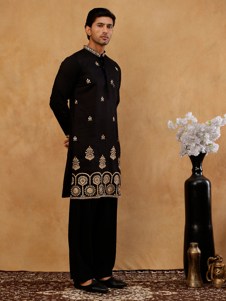 Classic Kurta &amp; Korean Pants With Rich Hemline Embroidery