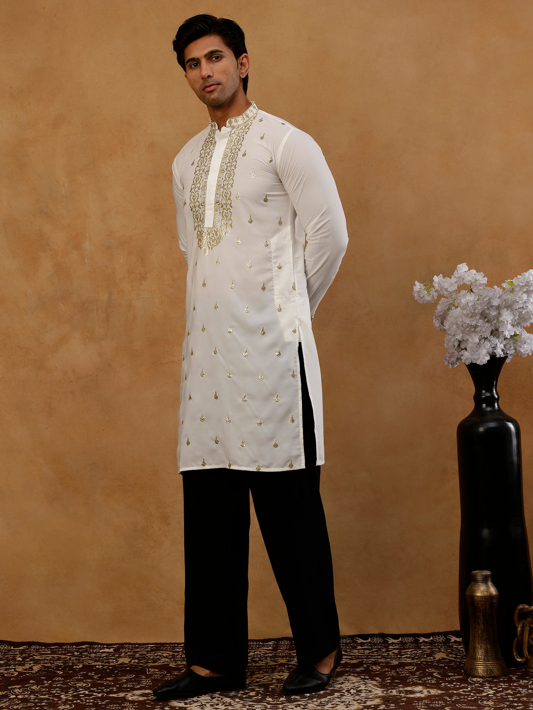 Men’S Cotton Blend Embroidered Kurta With Korean Pants