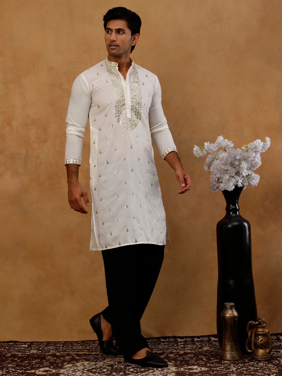 Men’S Cotton Blend Embroidered Kurta With Korean Pants