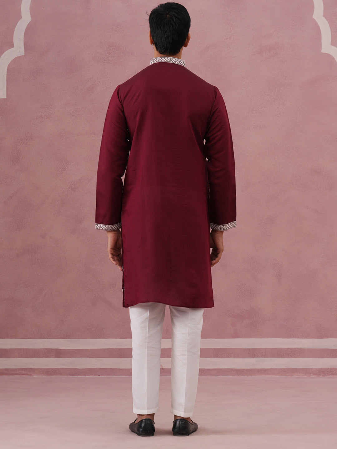 Silk Blend Ethnic Embroidered Kurta Pyjama For Men