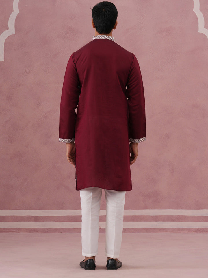Silk Blend Ethnic Embroidered Kurta Pyjama For Men