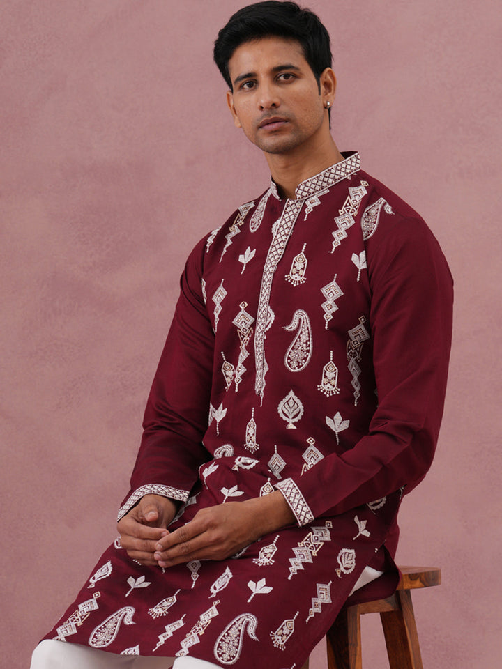 Silk Blend Ethnic Embroidered Kurta Pyjama For Men