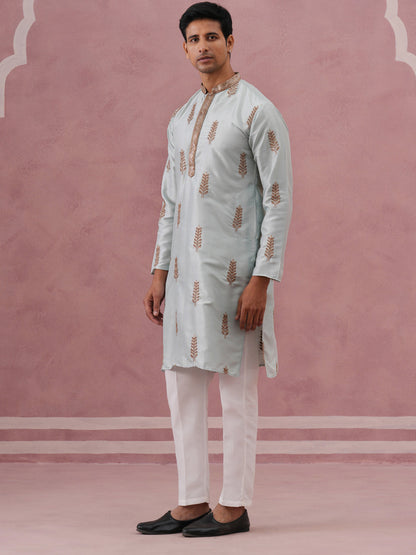 Men'S Silk Blend Embroidered Kurta Pyjama Set