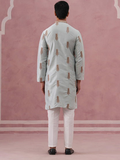 Men'S Silk Blend Embroidered Kurta Pyjama Set