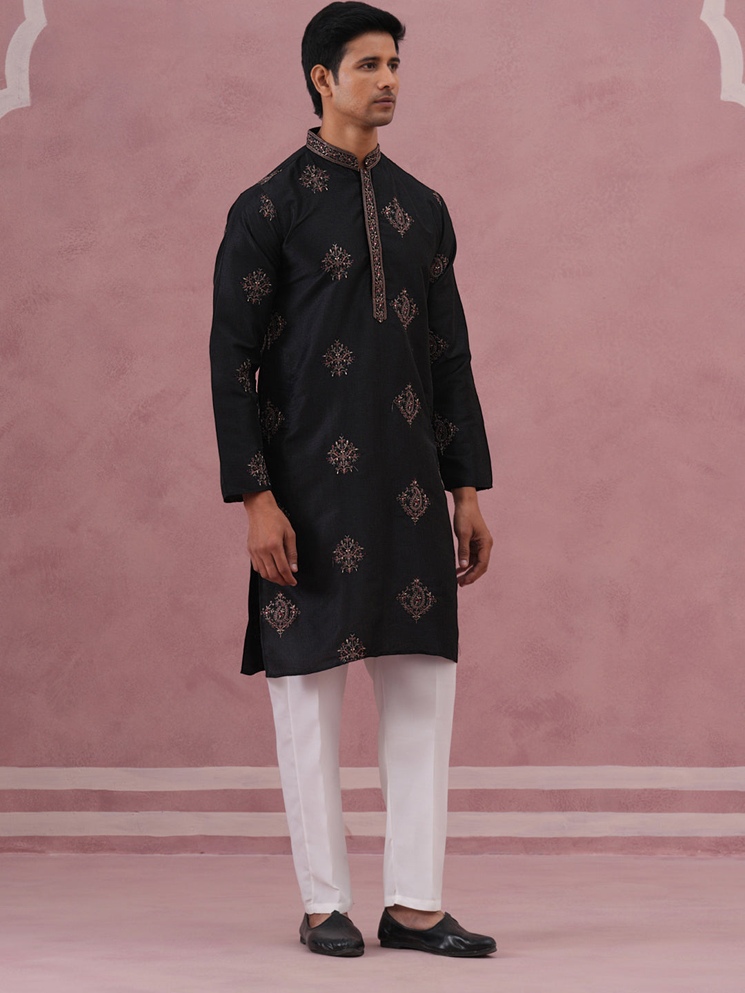 Silk Blend Black Kurta Pyjama Set For Men